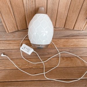 Young Living Desert Mist Diffuser. Works when I tried it out and cleaned it.